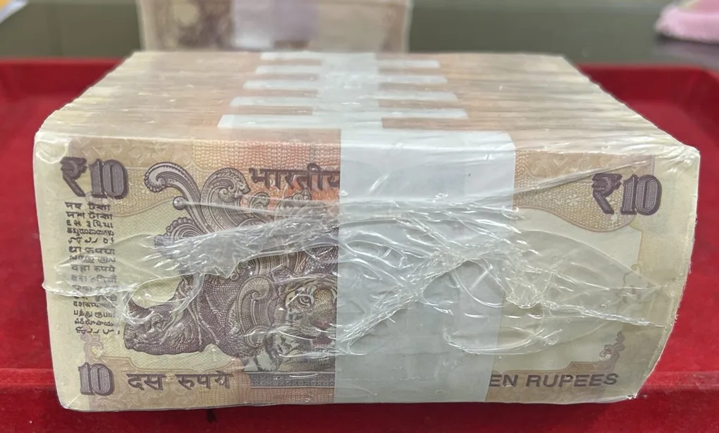 10 Rupees Sealed Pack Rim Old Issue Raghuram Rajan ( N insert ) 1000 Notes 10 Bundle