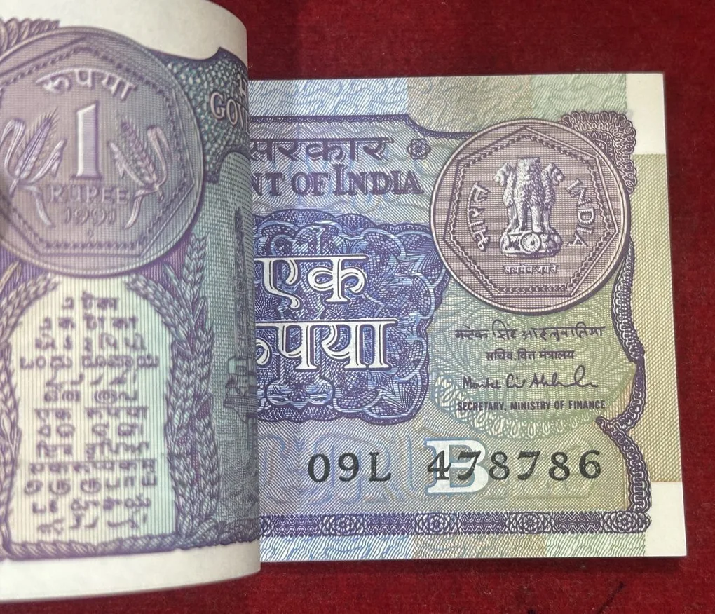 (786,) 1991 Mantok Singh Alluwaliya Rare One Rupees Serial UNC Packet