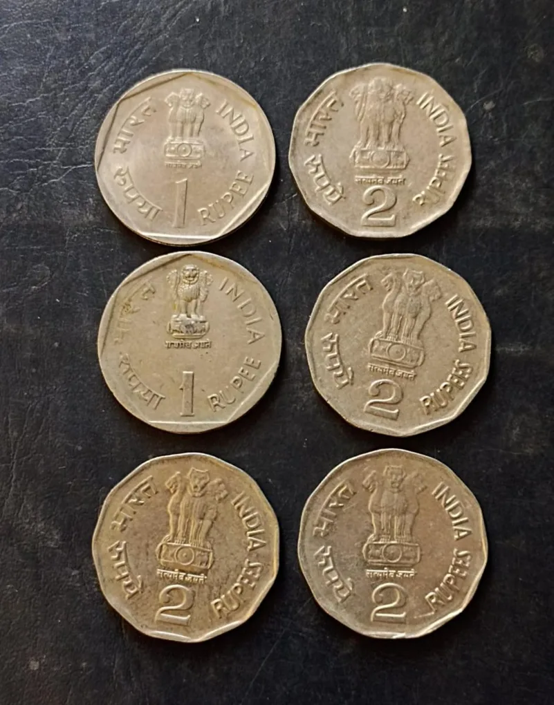 India 1₹ and 2₹ comrative coin Denominaton 1₹and 2₹ Metal copper nickel Same and similar set are available