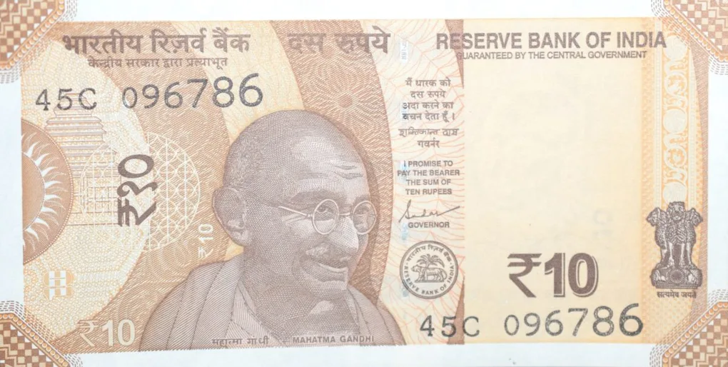 10 Rupees of Republic India (AD 2022) with Chariot Wheel at Konark Sun Temple Fancy No. '786'