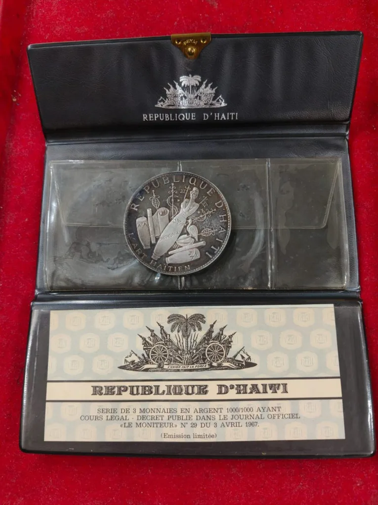 Haiti 25 Gourdes Commemorative issue 10th Anniversary of Revolution - Haitian Art Silver(.999) (Weight 117.8 g) with cover