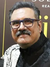 Birthday Note of famous Indian actor and Comedian Boman Irani born on 2nd December 1959 Gem Unc Very Unique and rare