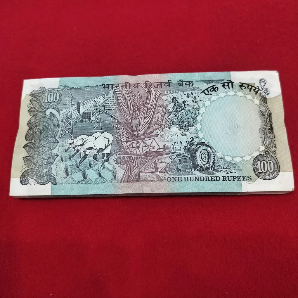 100 Rupee Agriculture Issue GEM Bundle Serial no. 3BN 092901