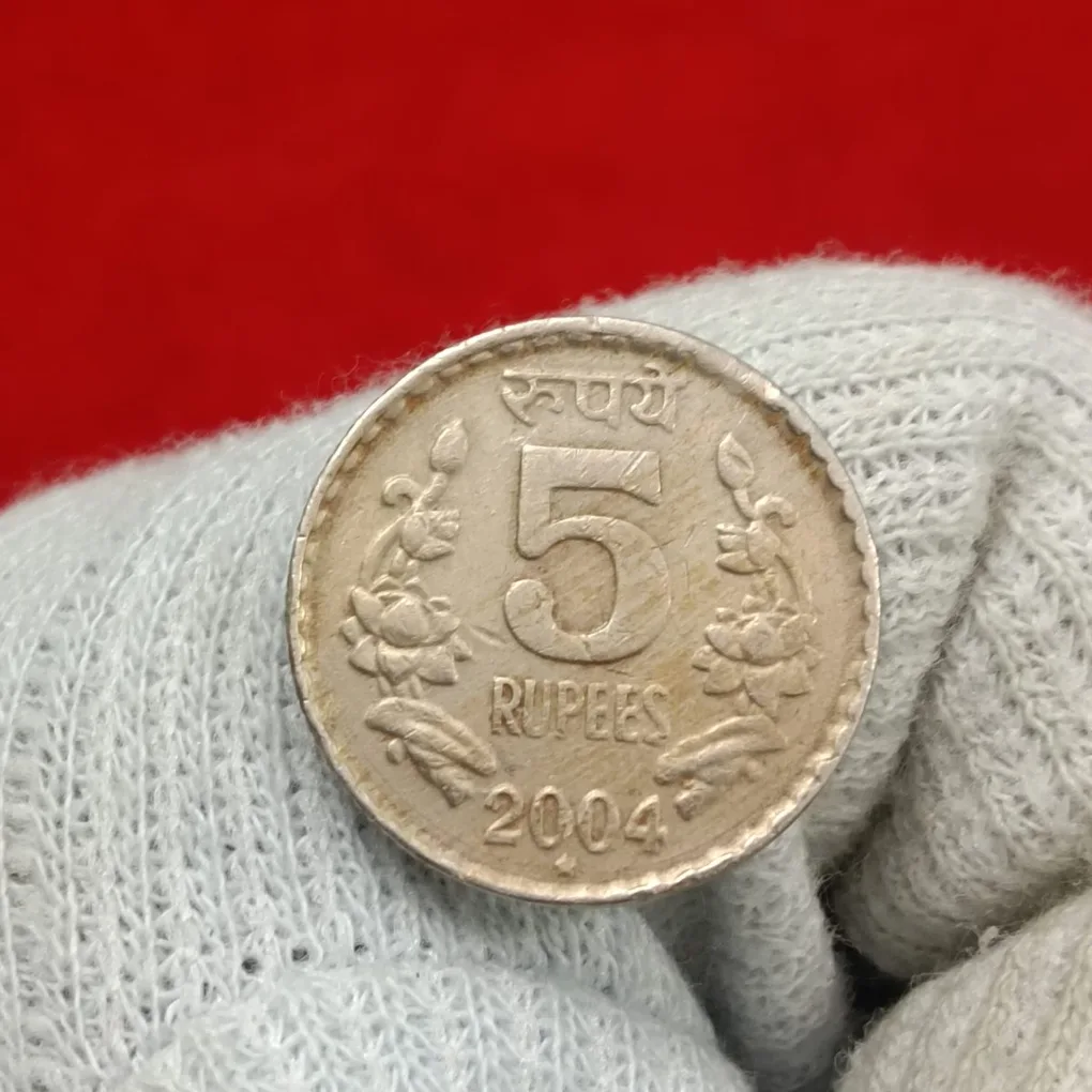 Five Rs Copper Nickel Rare Coin 2004 Year Hyderabad Mint Good Condition 08