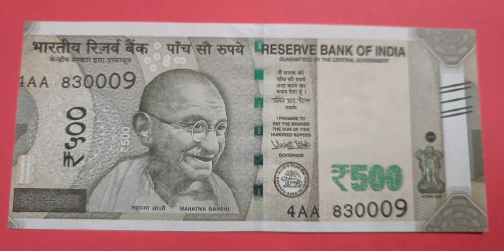 500 Rs GEM UNC Huge Shifting Error