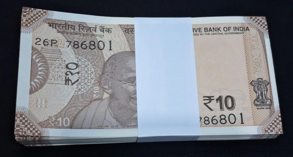 Ten Rupee Packet GEM UNC Condition Starting 786 Middle Reverse 786 Bundle Serial No. 786801