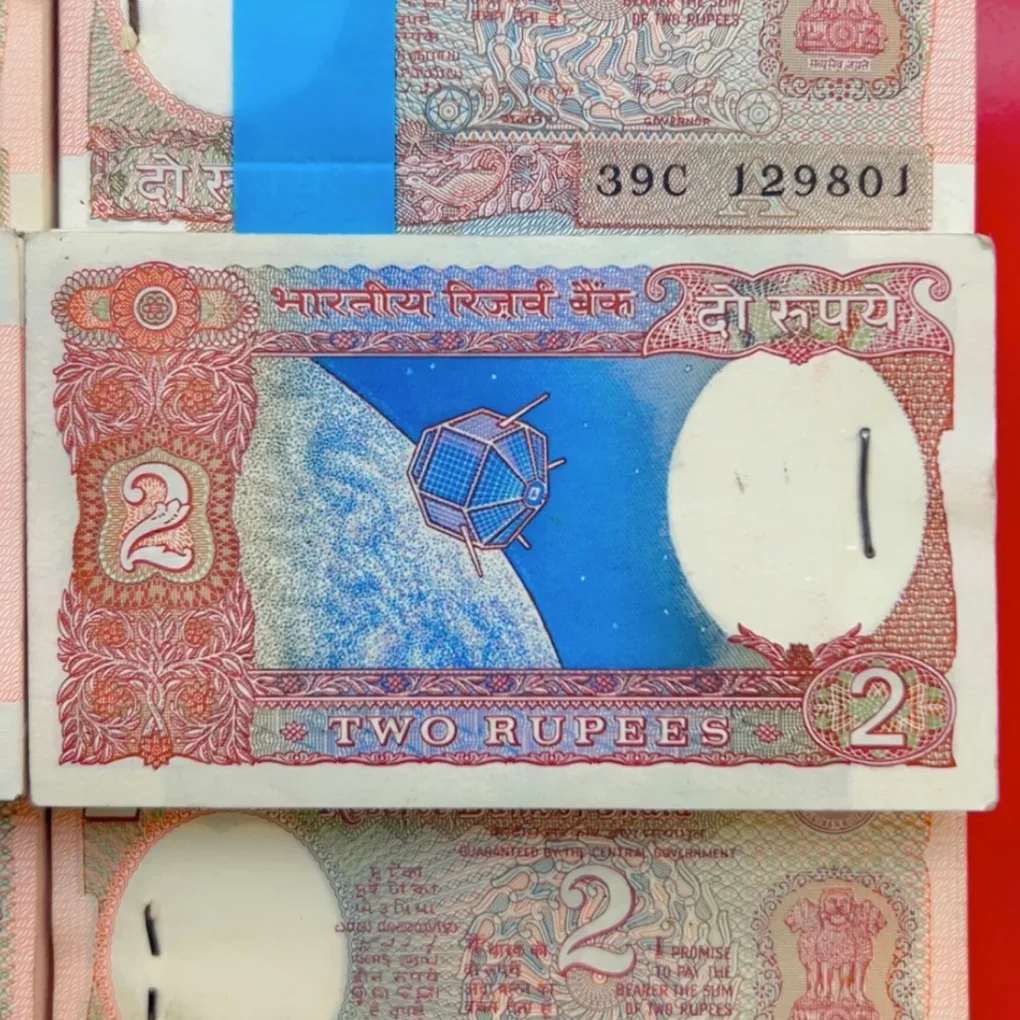 DAM Cheap Sale❤️🤑 Extremely Rare 2 Rupee Satellite Issue Bundle 100 Notes Serial Wise Packet Signed By RN Malhotra