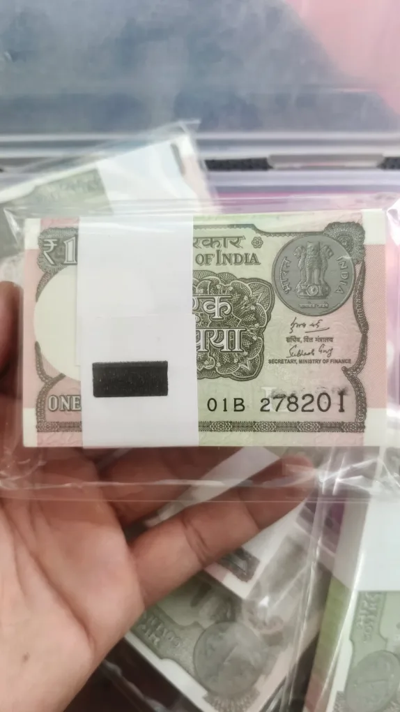 DAM Cheap Sale❤️🤑 Today Offer 💓🤩 One Rupee 2018 Bundle 100 Note Packet Serial Wise New Fresh Notes Sign By Subhash Garg Single Bundle Given Most Demanding and Valuable