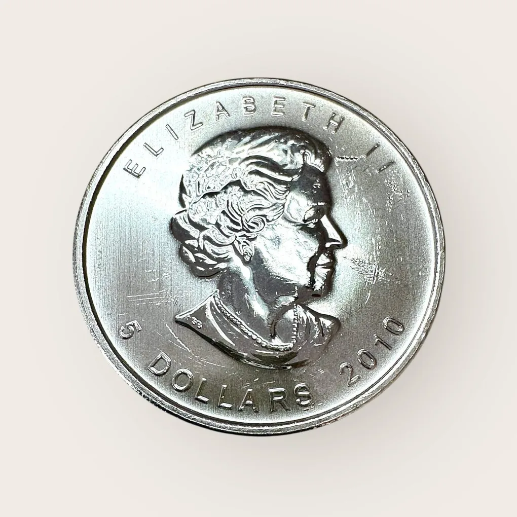 Canada 1 Oz Fine Silver Maple Leaf and Queen Elizabeth II 2010 Issue Very Unique and Rare