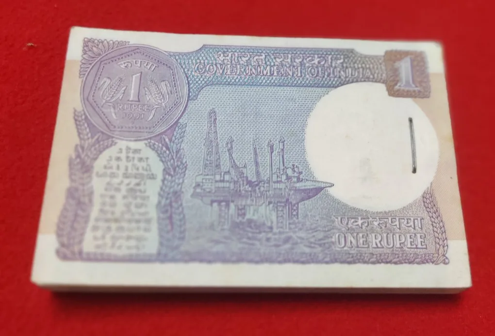 One Rupee Packet 1991 S P Shukla Serial 965301 Chocolate Gem Condition Full Bundle