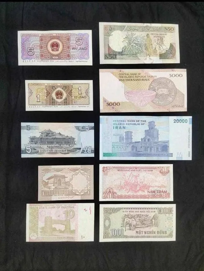 50 Different Foreign Bank Notes Gem Unc Condition World Notes Collection