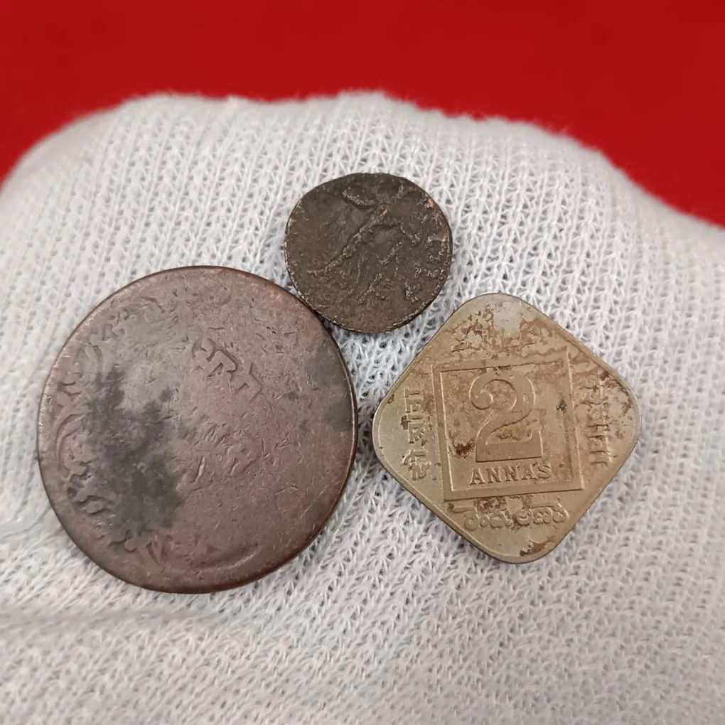 3 Scare Coins Loot 2 Annas 1919 1/2 Indore State or indo Greek coin