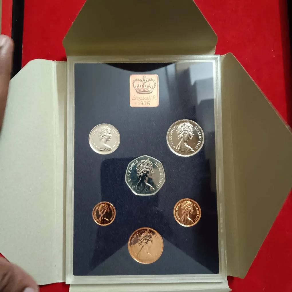 Extremely Rare The Coinage Of Great Britan & Northern Ireland 1976 Year Proof Coin Set