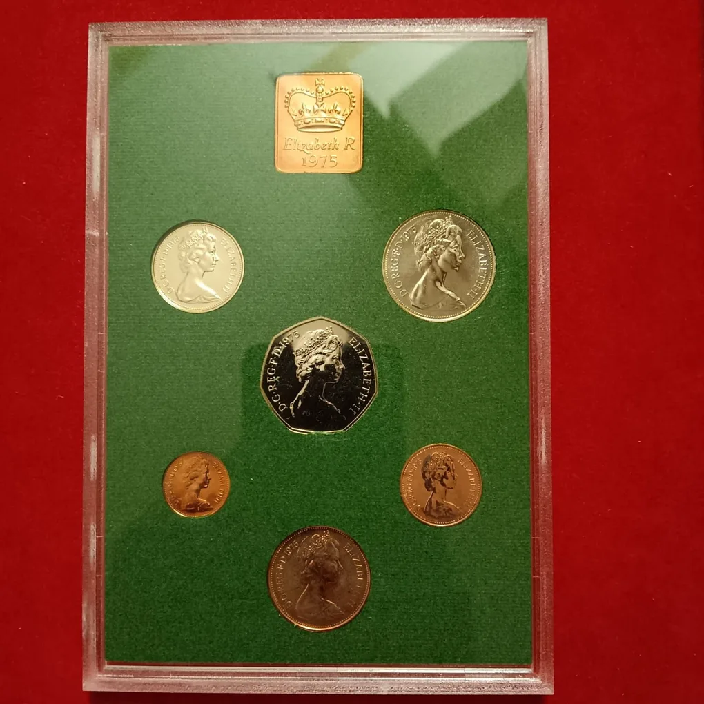 Extremely Rare Coinage of Great Britain Northern Ireland 1975 Year Proof Coin Set