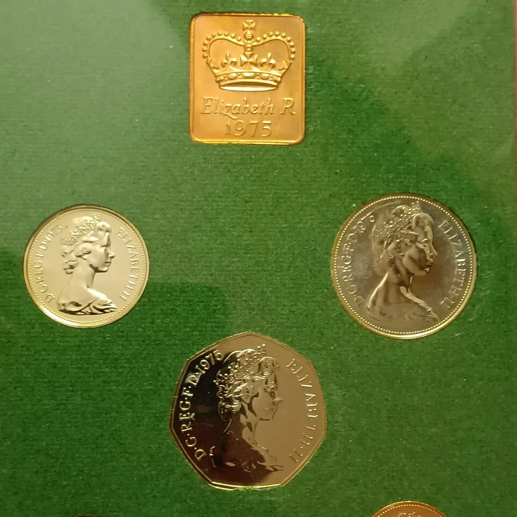 Extremely Rare Coinage of Great Britain Northern Ireland 1975 Year Proof Coin Set