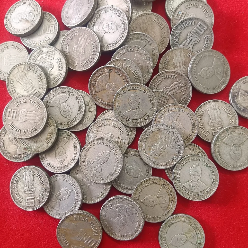 Five Rs Copper Nickel Mahatama Basaveshwara Bombay Mint 33 Pcs Given Good Condition