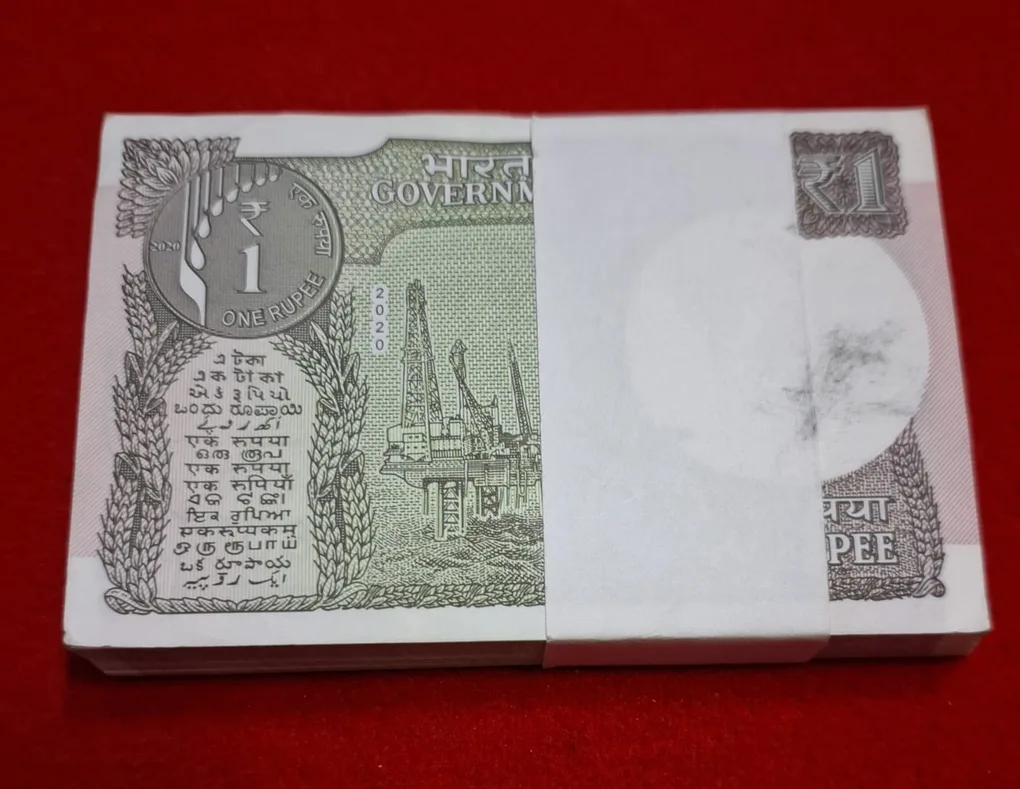 One Rupee Packet 2020 UNC Condition Packet Serial No. 897901