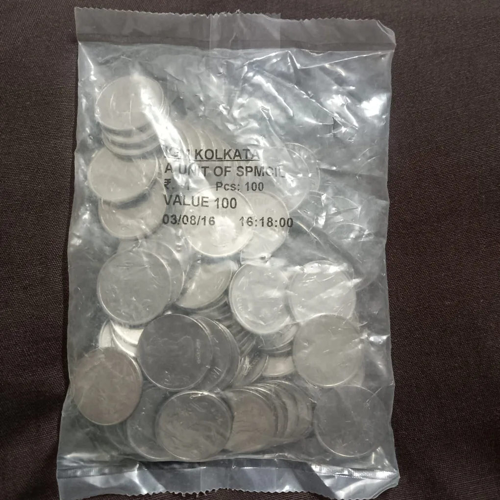 One Rs Scare Coin FSS Floral Issue 2016 Year Calcutta Mint RBI Sealed Packet