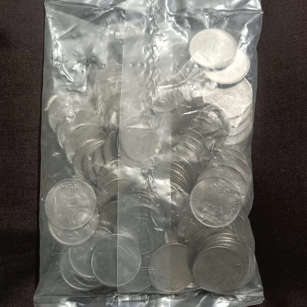 One Rs Scare Coin FSS Floral Issue 2016 Year Calcutta Mint RBI Sealed Packet