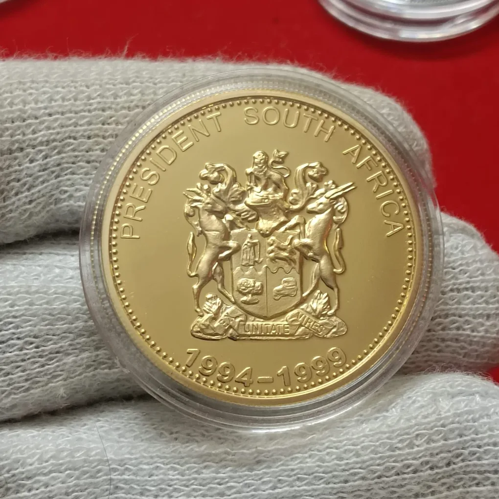 Rare Proof Coin Issue President South Africa 1994-1999 Nelson Rolihlahla Mandela Gold Plated Rare Issue President Proof Coin Medal