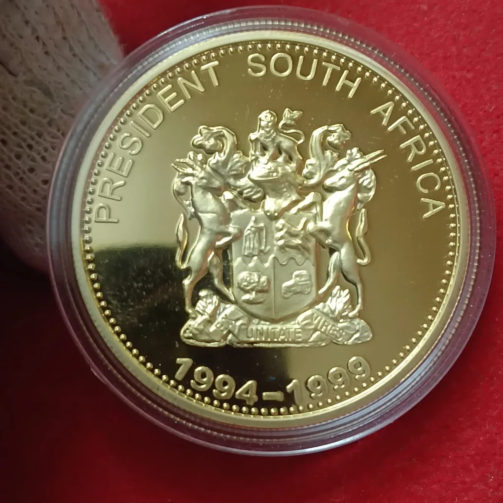 Rare Proof Coin Issue President South Africa 1994-1999 Nelson Rolihlahla Mandela Gold Plated Rare Issue President Proof Coin Medal