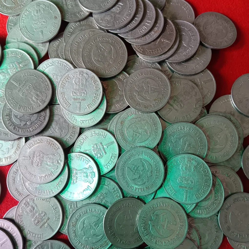 One Rs Scare Coin International Youth Year of the Family 1994 Year FSS 130 Pcs Given Bombay Mint Good Condition