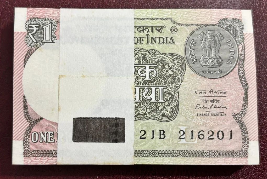 one rupee 2016 pink colored bundle