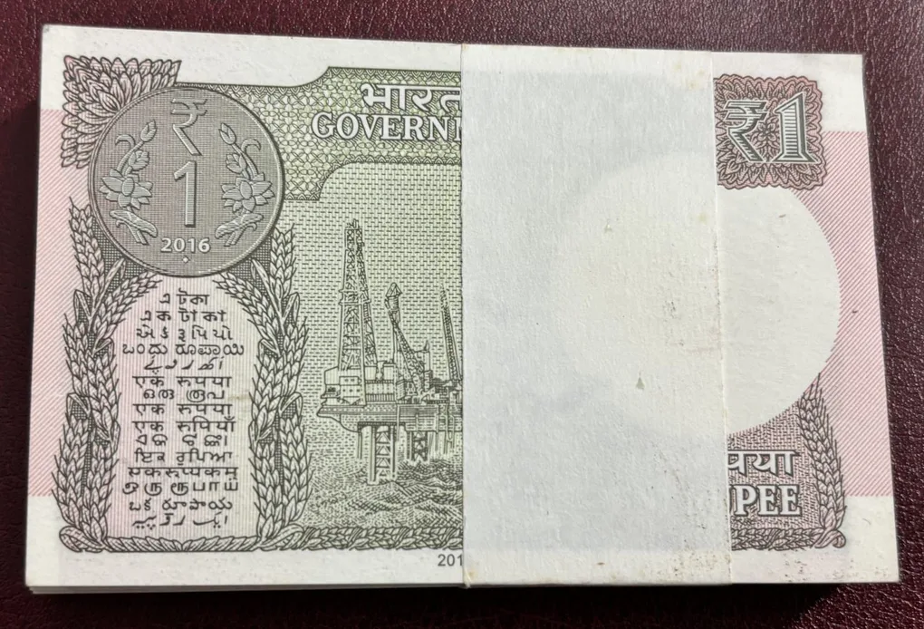 one rupee 2016 pink colored bundle