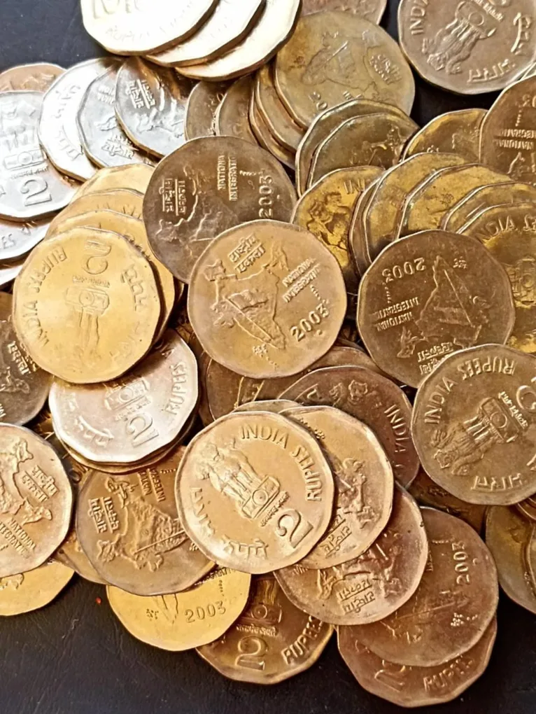 Republic India Denominaton 2 ₹ Gem unc condition Metal copper nickel 100 piece Same and similar piece available
