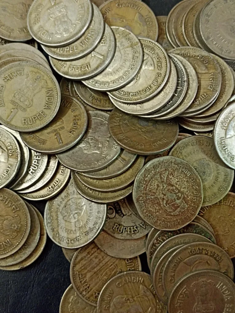 Republic India Denominaton 1₹ and 2₹ Condition as per image Metal copper nickel Mix date mix mint