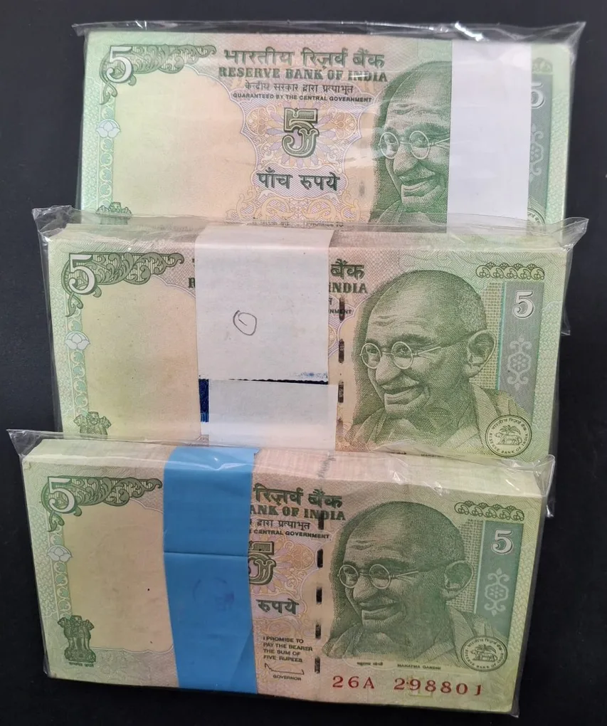 5 Rupees Tractor Issue Governor Subbarao Rare Serial Packet