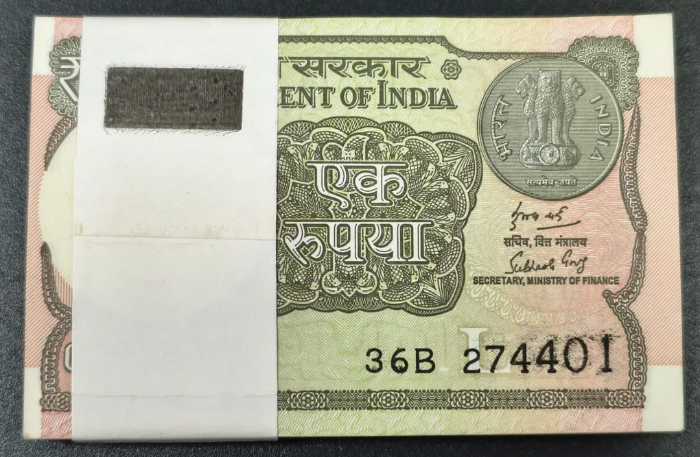 1 Rupees 2018 Governor Subhash GARG Rare GEM UNC Serial Packet