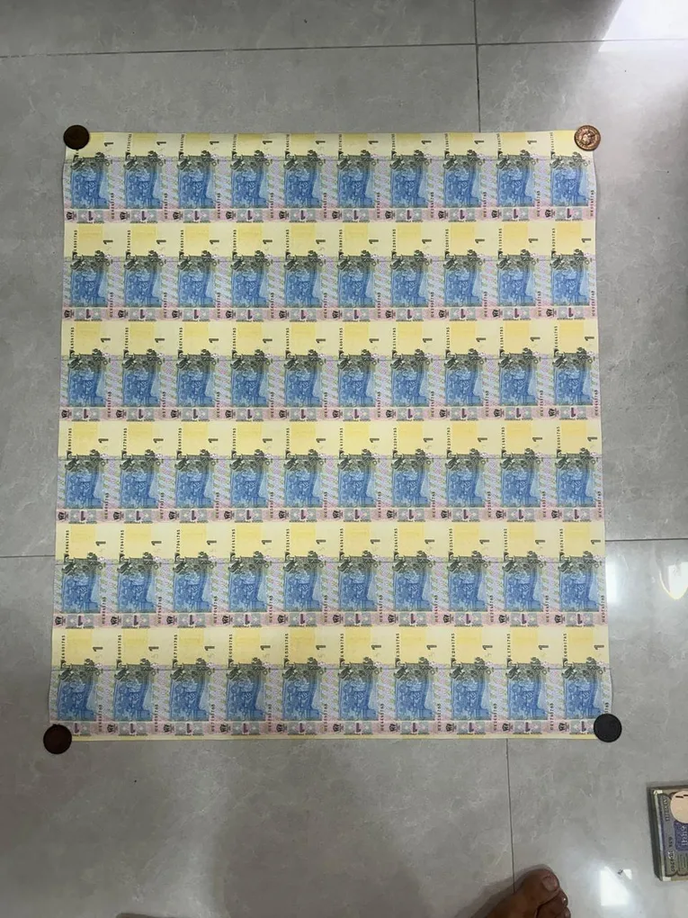 Ukraine 1 Hrivnya uncut 60 note sheet extremely rare uncut bank issue sheet