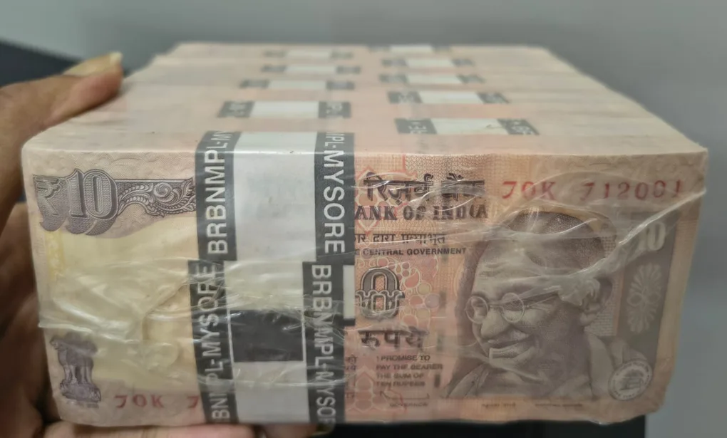 10 Rupees Sealed Pack Rim Old Issue D.subbarao ( plane insert ) 1000 Notes 10 Bundle