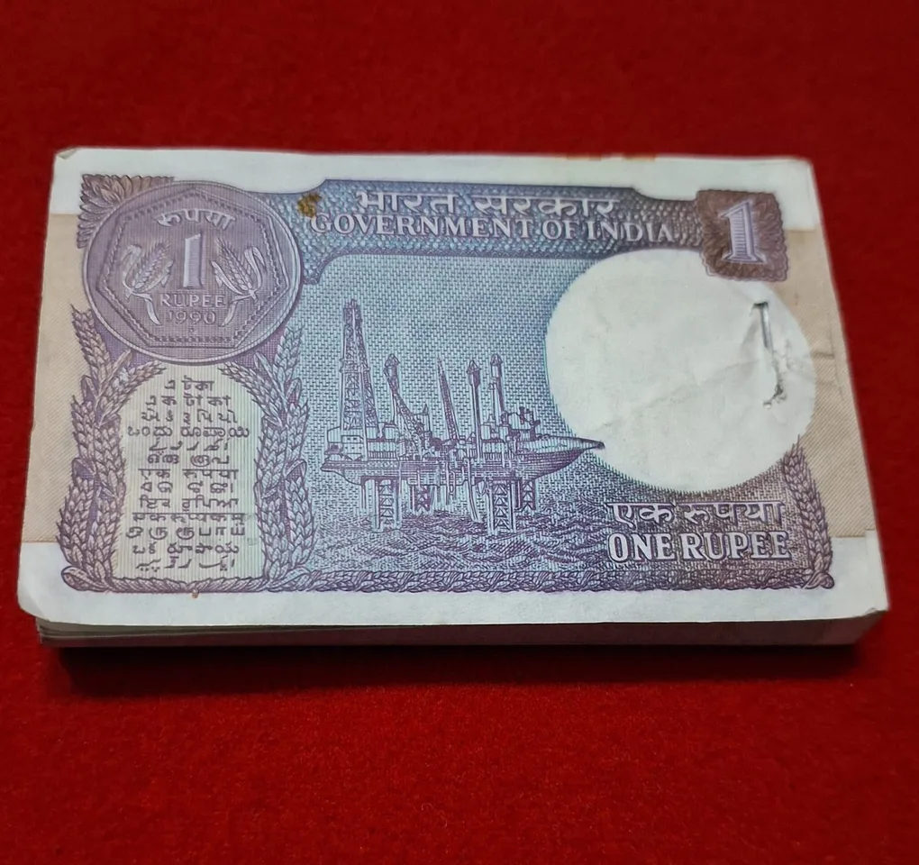 One Rupee Packet Signature Bimal Jalan Serial No. 827601