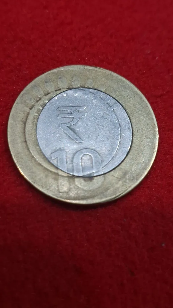 10 Rupee Off Centre Error Coin #4