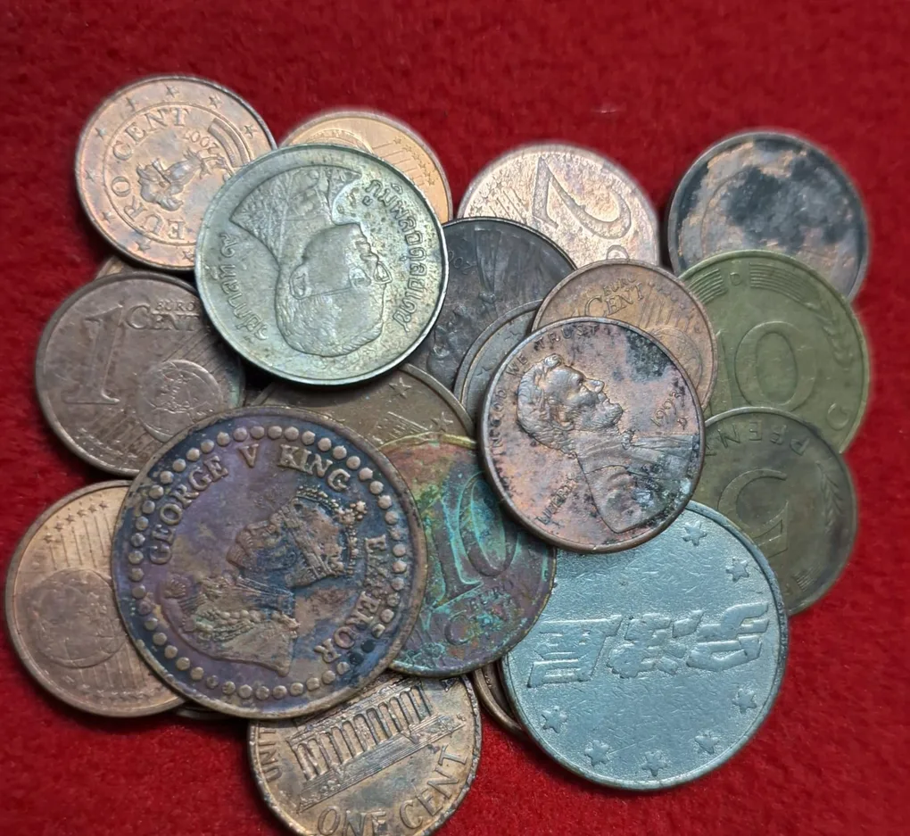Lot of 25 Foreign Coin SKU 01