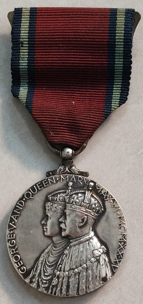 Royal Mint King George 5TH Silver Jubliee Medal 1910 to 1935. High Grade 30 gm. Silver. # C-138