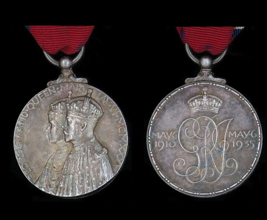 Royal Mint King George 5TH Silver Jubliee Medal 1910 to 1935. High Grade 30 gm. Silver. # C-138