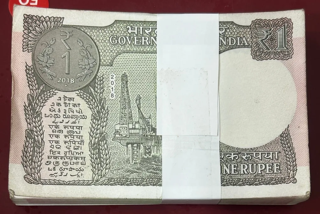 1 Rupees 2018 Governor Subhash GARG Rare GEM UNC Serial Packet