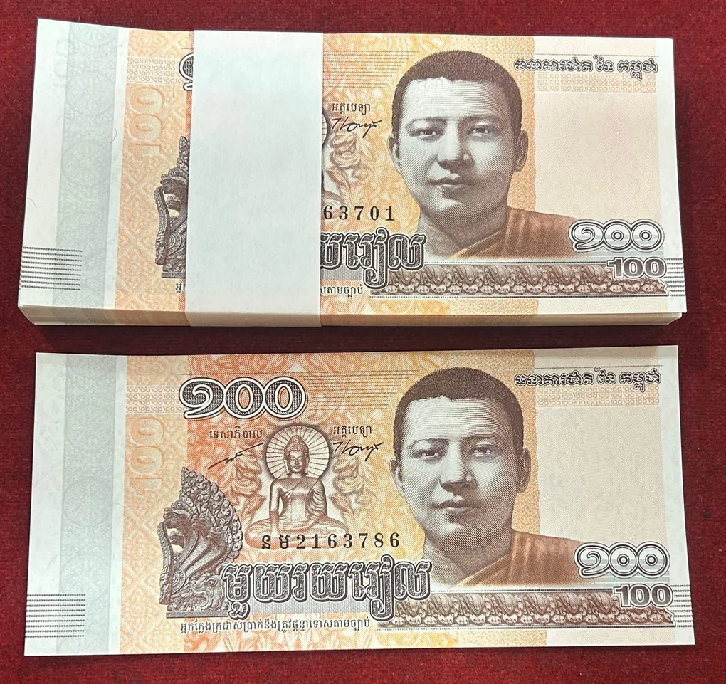 786 Cambodia 100 Riels - Norodom Sihamoni with Buddha Statue 100 Note serial packet Gem chocolate packet