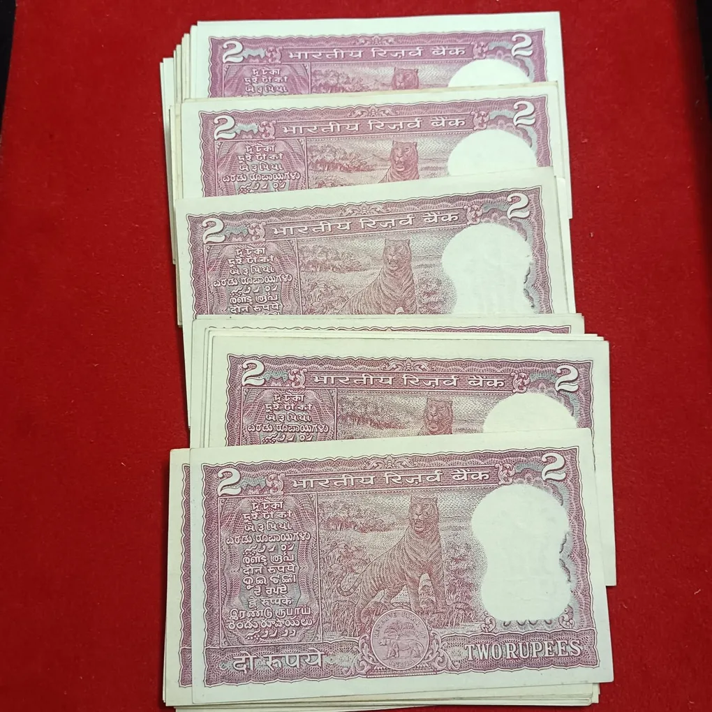 Two Rs Tiger Notes Rare Governor S.Jaganathan 100 Pcs Given