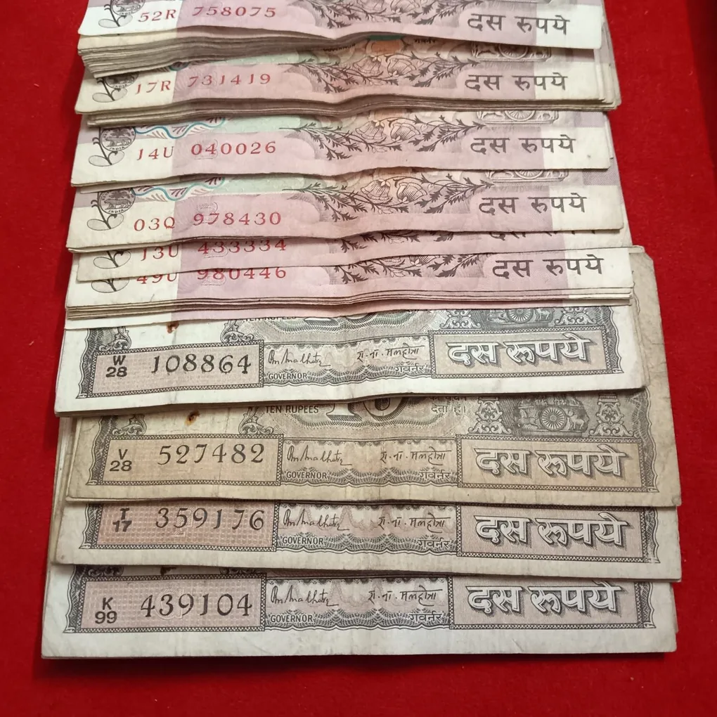 Ten Rs Rare Losse Notes Peacock 57 Pcs or Black Boat 43 Pcs Given Republic of India