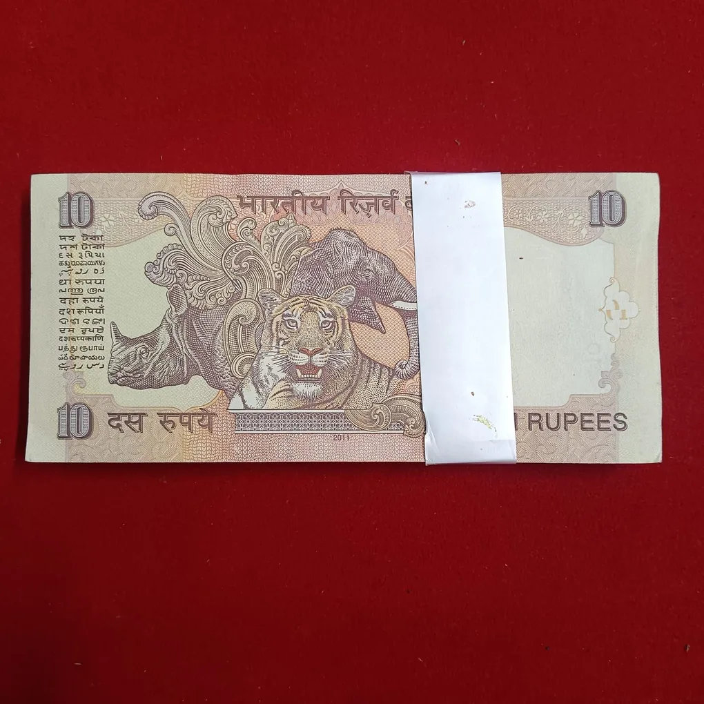 Ten Rs Old Fancy Number Bundle Ending 786 Governor D.Subaraw 2011 Year Unc Condition 479701