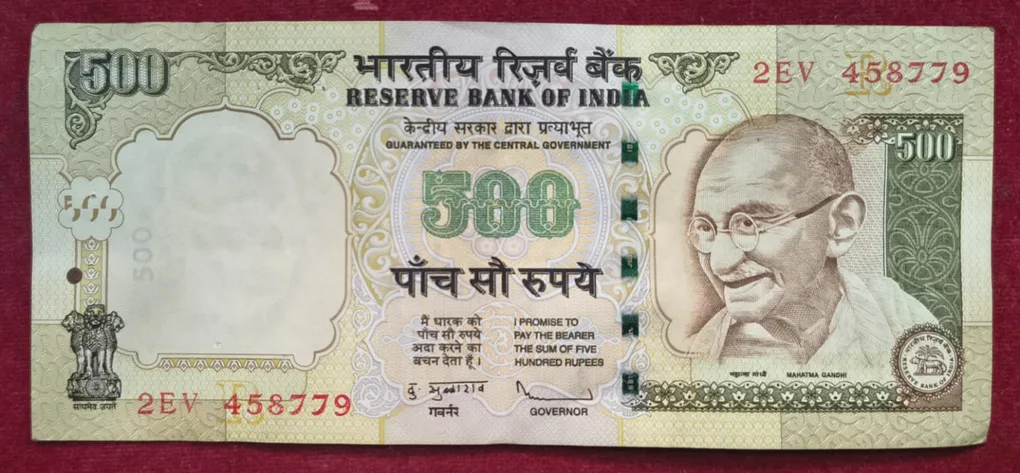 500 Rupees (R Insert 2009 ) Governor D.Subbarao Top Condition RAE Note