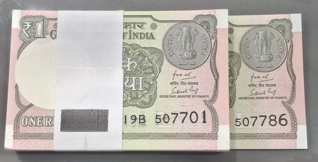 1 Rupees 2018 Governor Subhash GARG Rare UNC Serial Packet with Fancy Number Ending 786