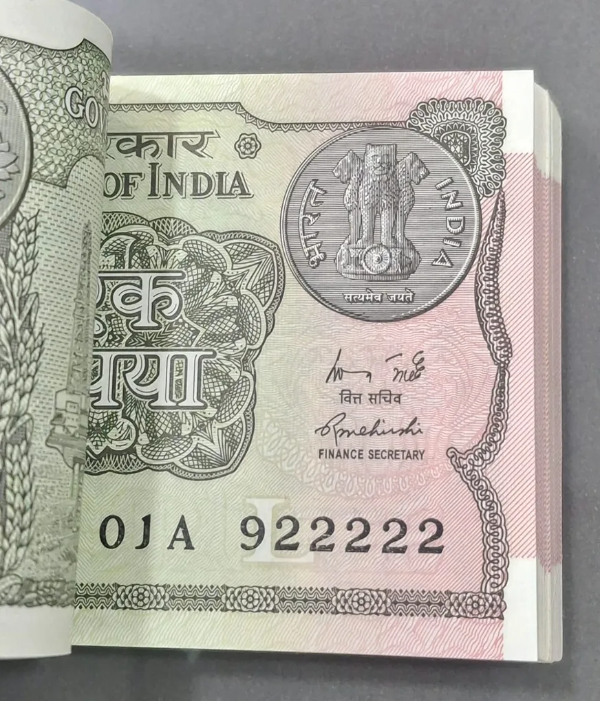 1 Rupees 2015 Governor Rajiv Mehrishi Rare GEM UNC Serial Packet with Fancy Number 922222