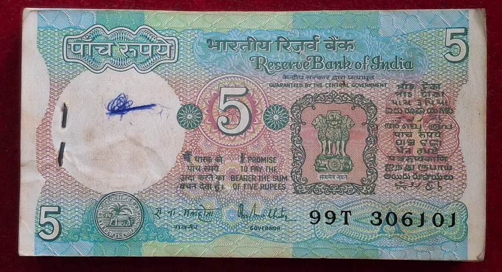 5 Rupees Tractor Governor R.n.malhotra Rare (100 Note) Serial Packet