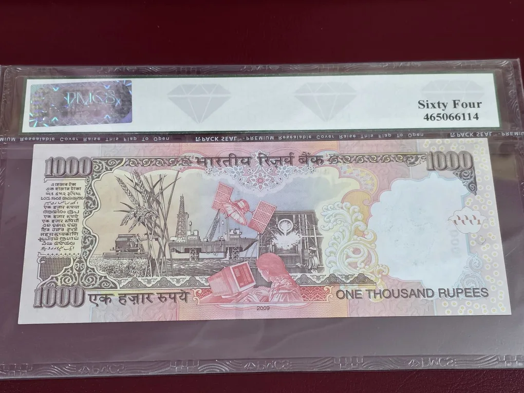 1000rs fancy number 9BP 000-786 signed by D Subbarao with year 2009 .