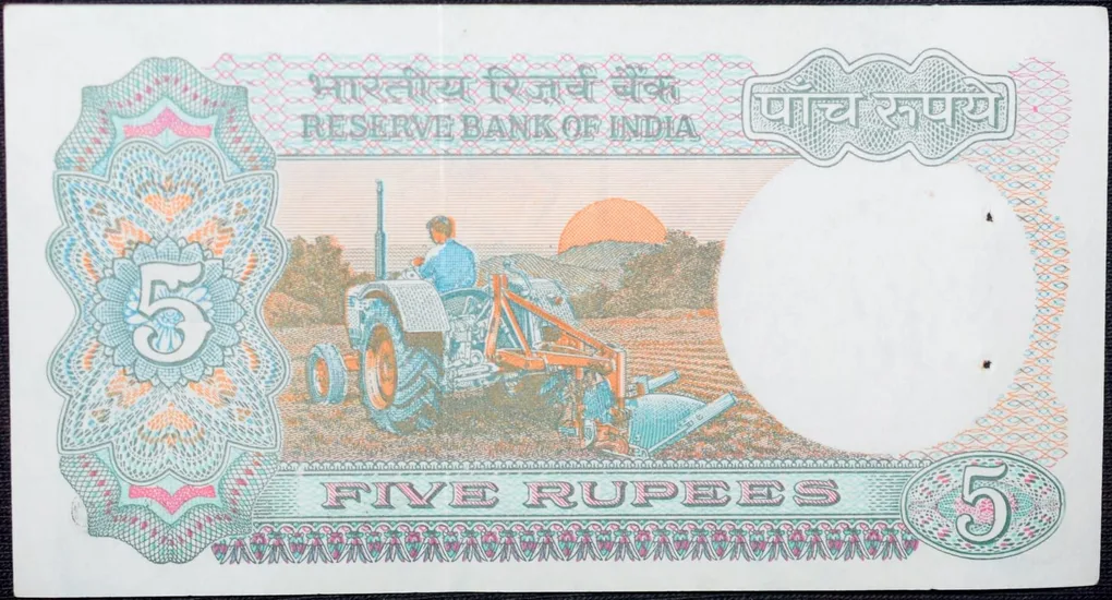 5 Rupees of Republic India (AD 1988) with Farmer ploughing with a tractor while sun is rising - S. Venkitaramanan Signature UNC